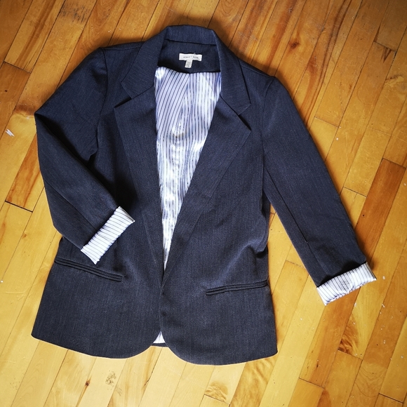 ‼️LAST CALL - Urban Outfitter Blazer - Picture 6 of 9
